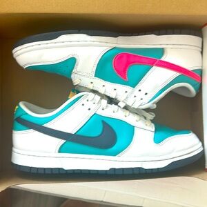 Nike dunk low sz 10